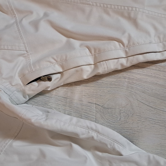 Section ski/snowboarding pants sz m inseam is 28inches waist laying flat across - Picture 3 of 12